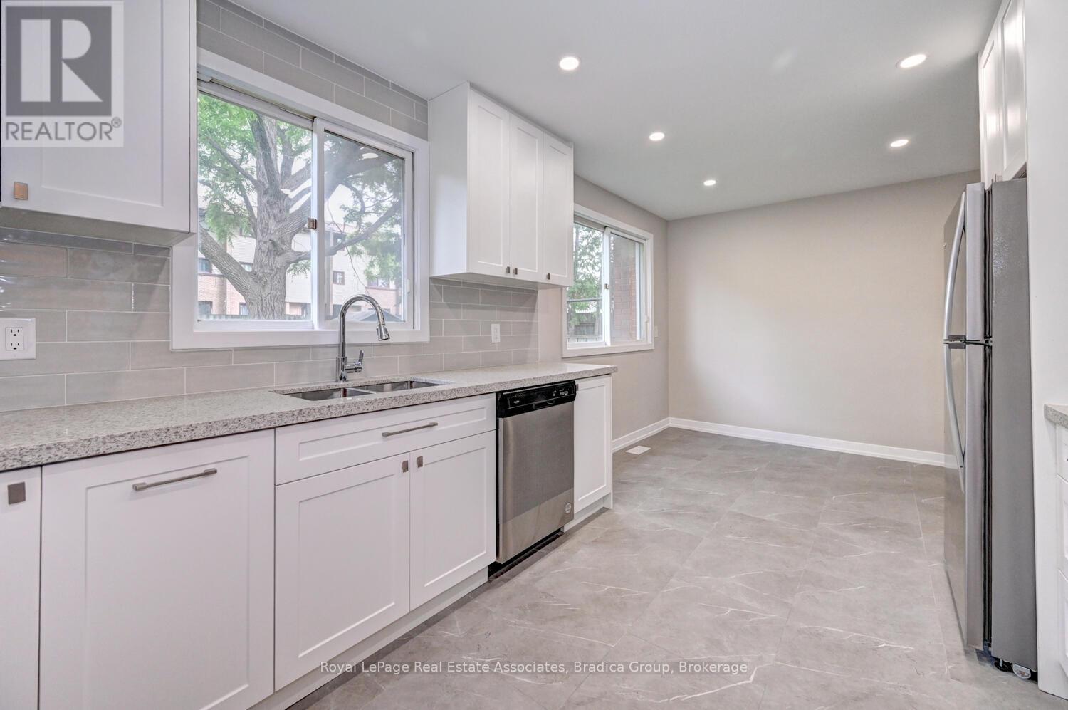 Photo 13 of 110 Conway Drive, Kitchener ON