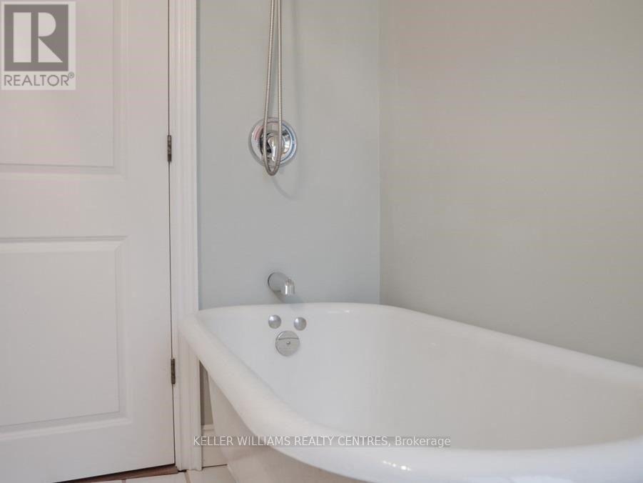 Photo 10 of Main 70 Ashdale Avenue, Toronto ON