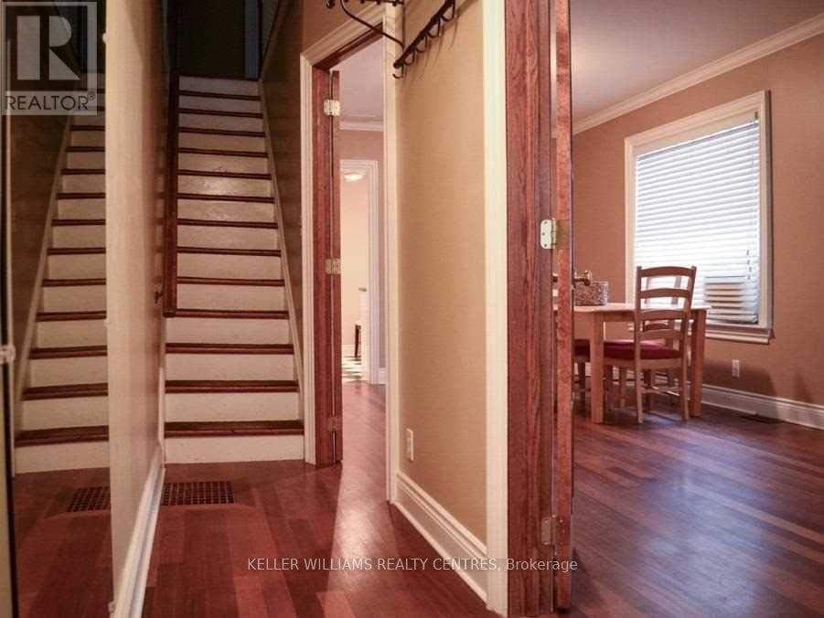 Photo 2 of Main 70 Ashdale Avenue, Toronto ON