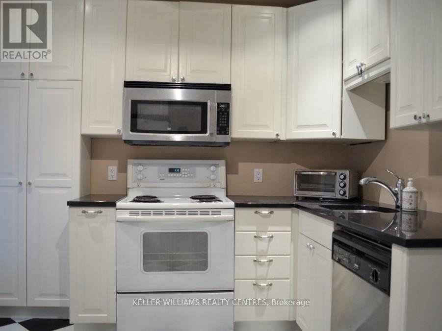 Photo 4 of Main 70 Ashdale Avenue, Toronto ON