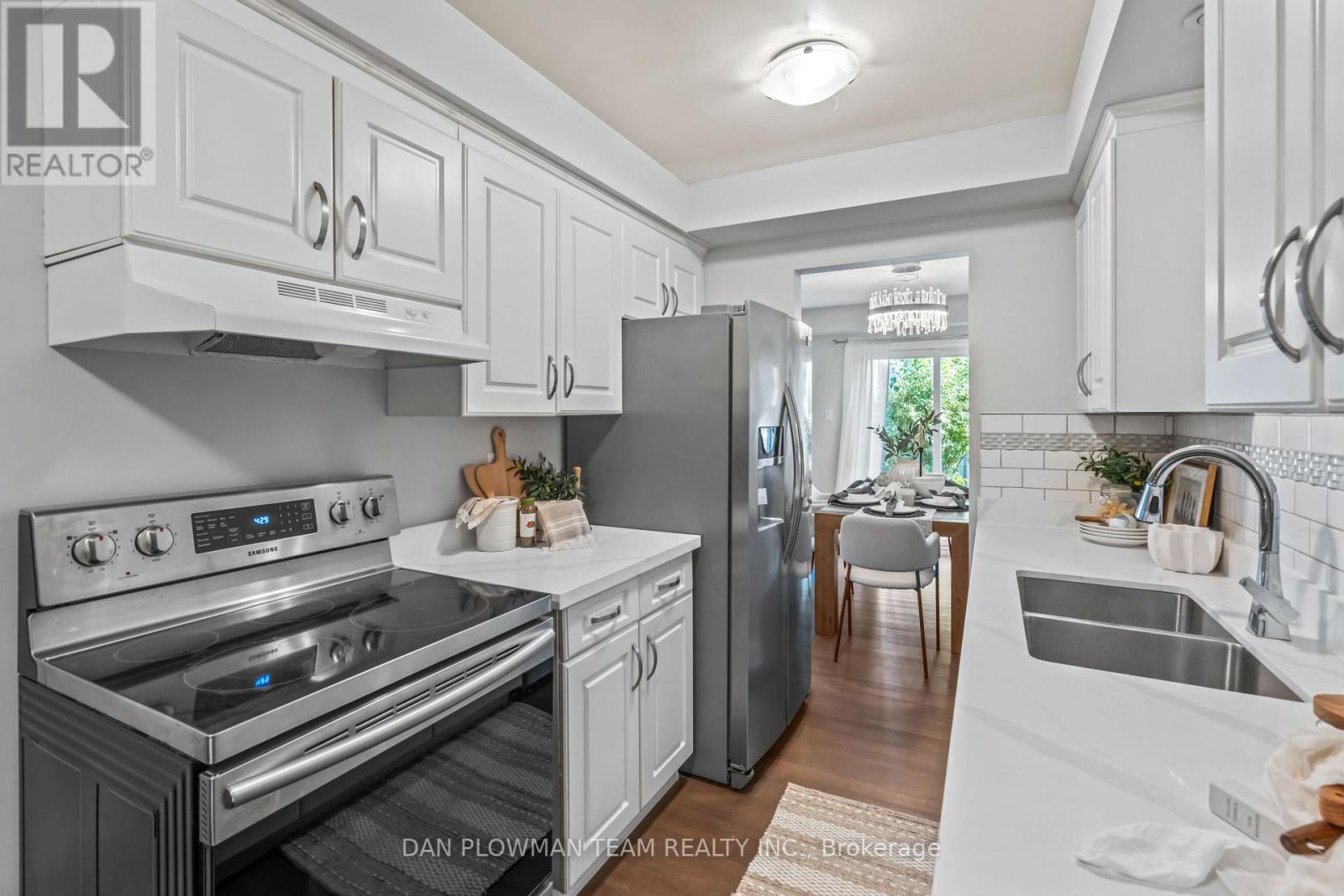 Photo 4 of 9 Schilling Court, Whitby ON