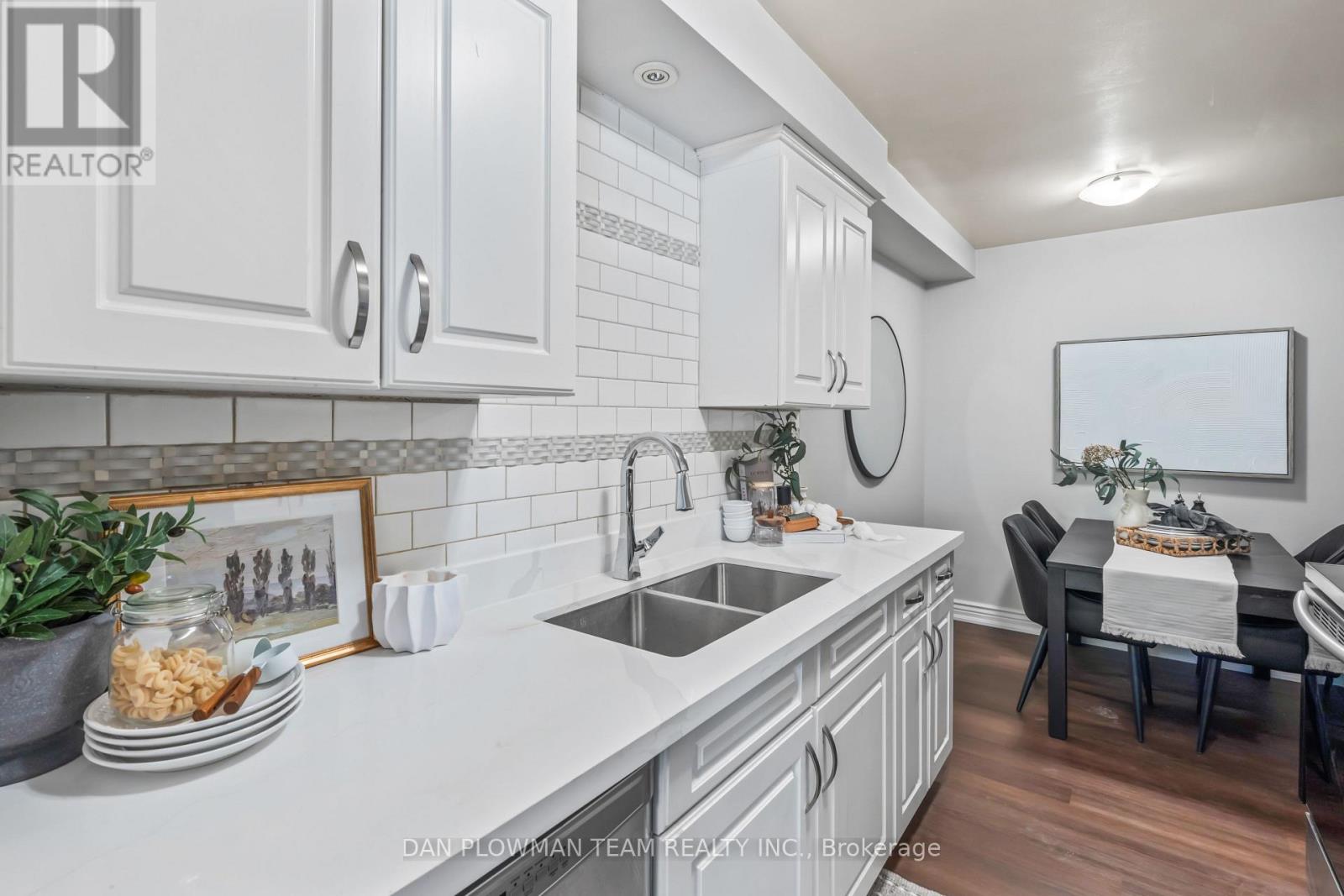 Photo 20 of 9 Schilling Court, Whitby ON