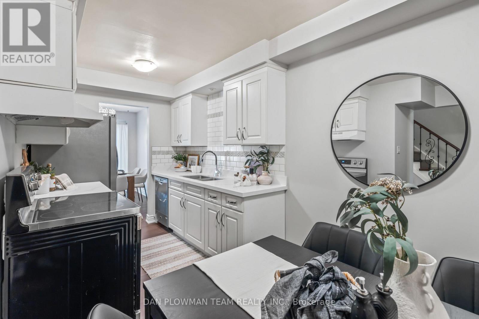 Photo 19 of 9 Schilling Court, Whitby ON
