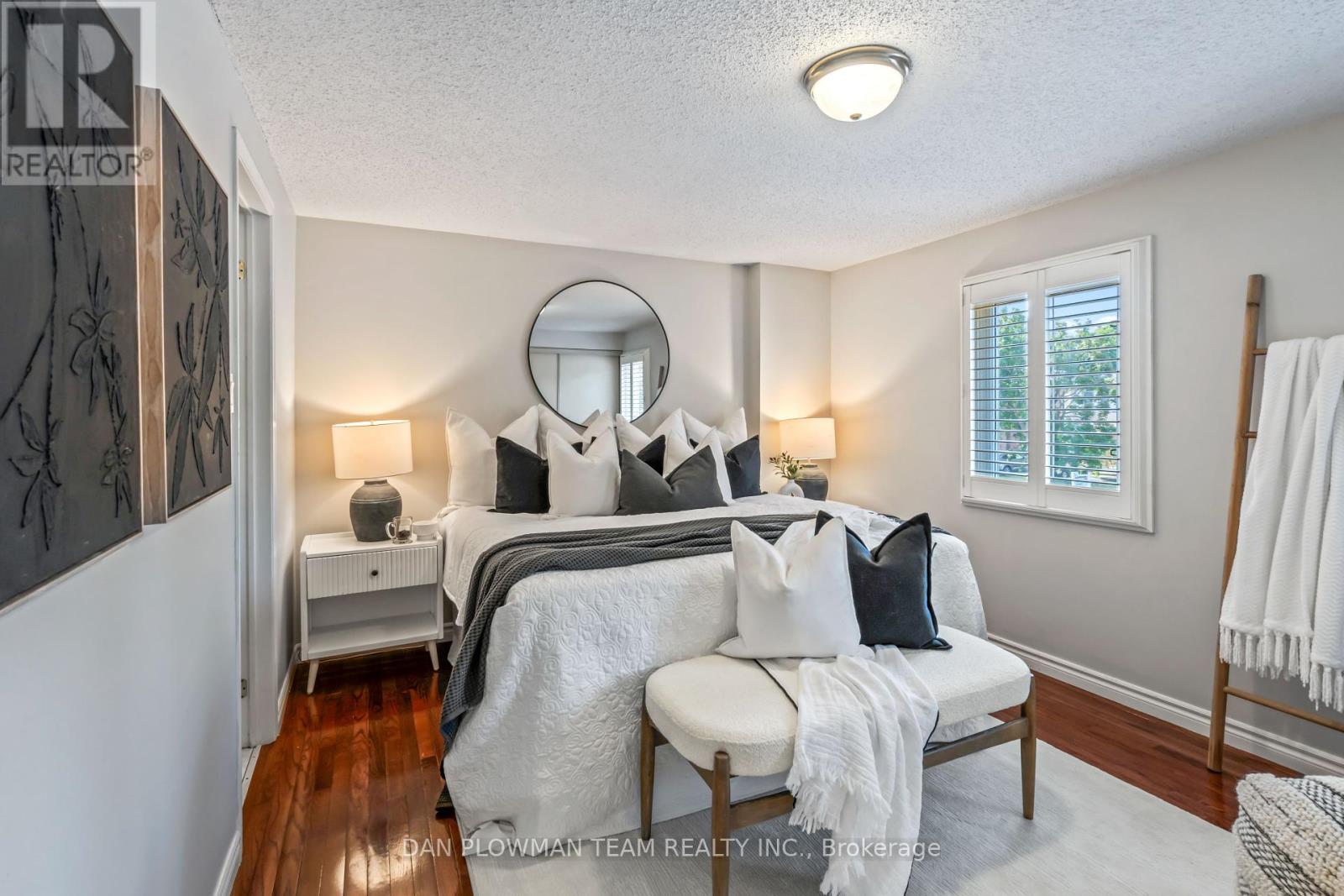 Photo 9 of 9 Schilling Court, Whitby ON