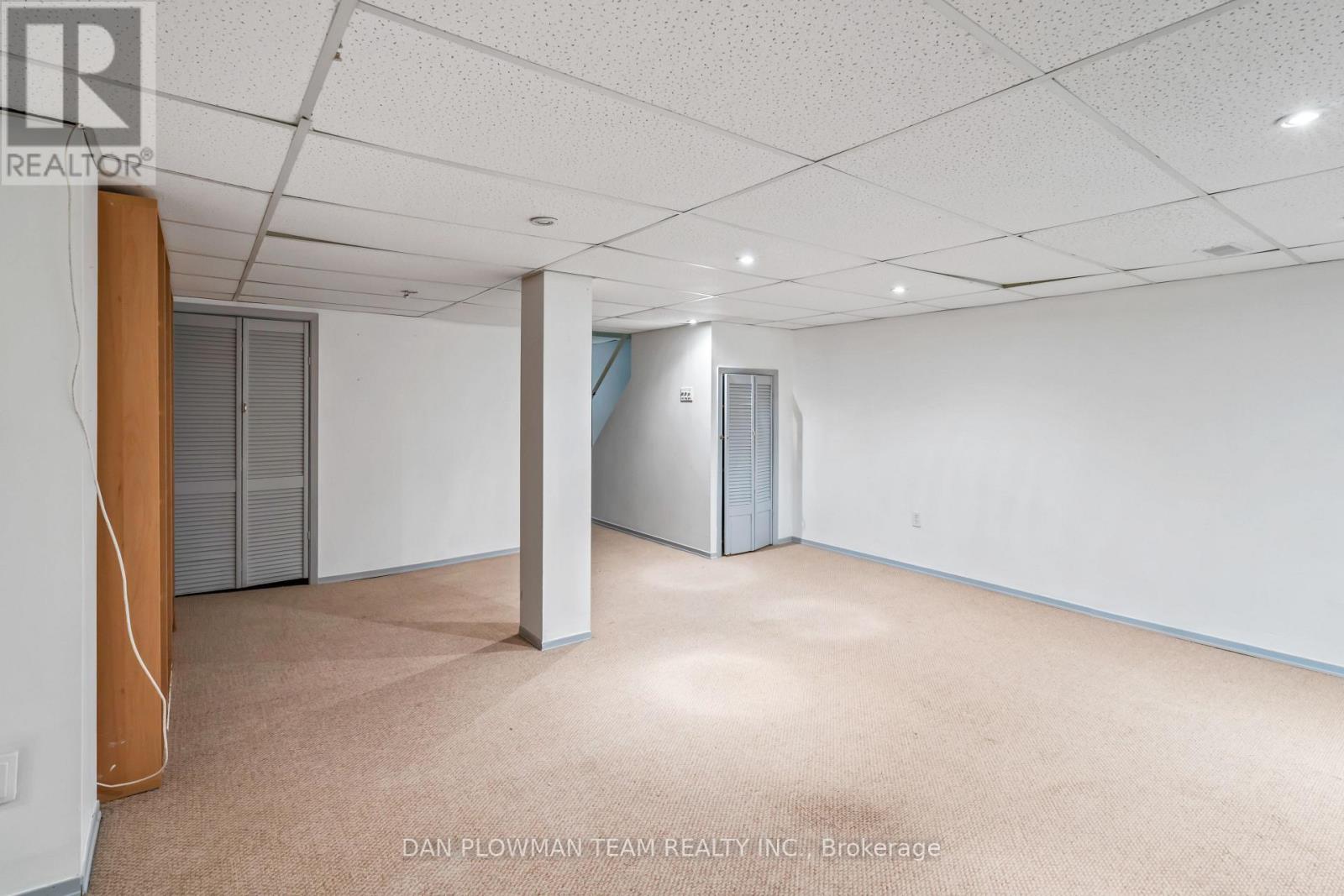 Photo 32 of 9 Schilling Court, Whitby ON