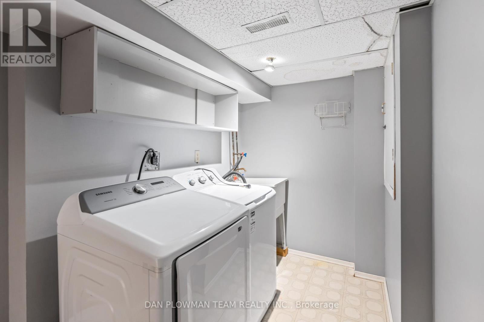 Photo 15 of 9 Schilling Court, Whitby ON