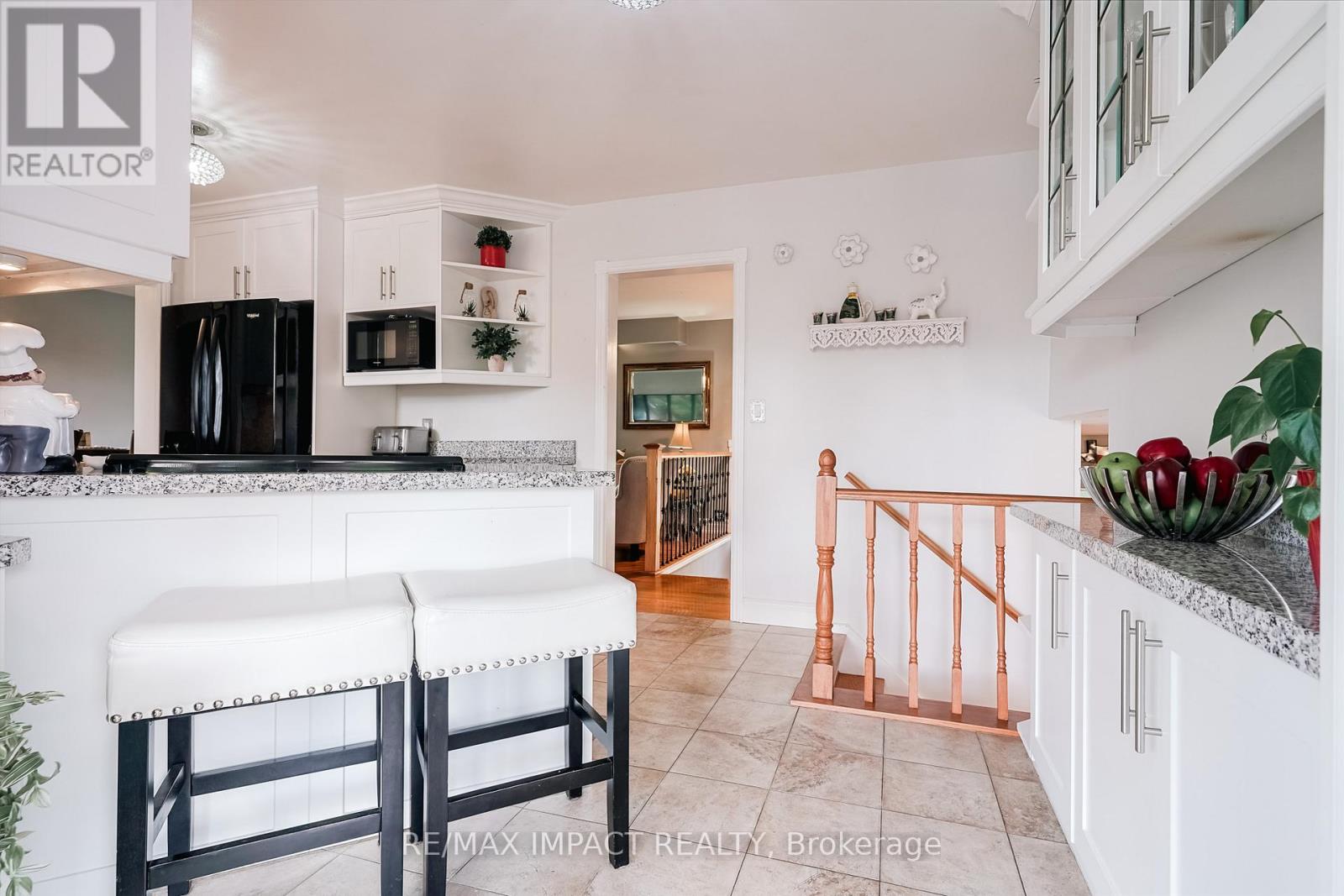 Photo 33 of 415 Jane Avenue, Oshawa ON