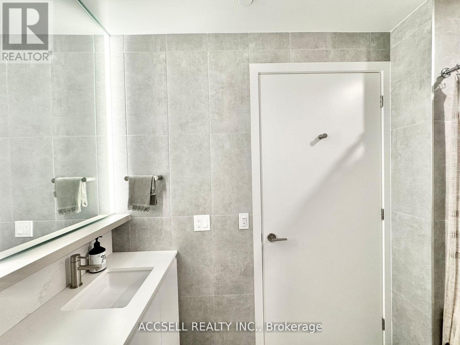 Photo 7 of W 2504 185 Millway Avenue, Vaughan ON