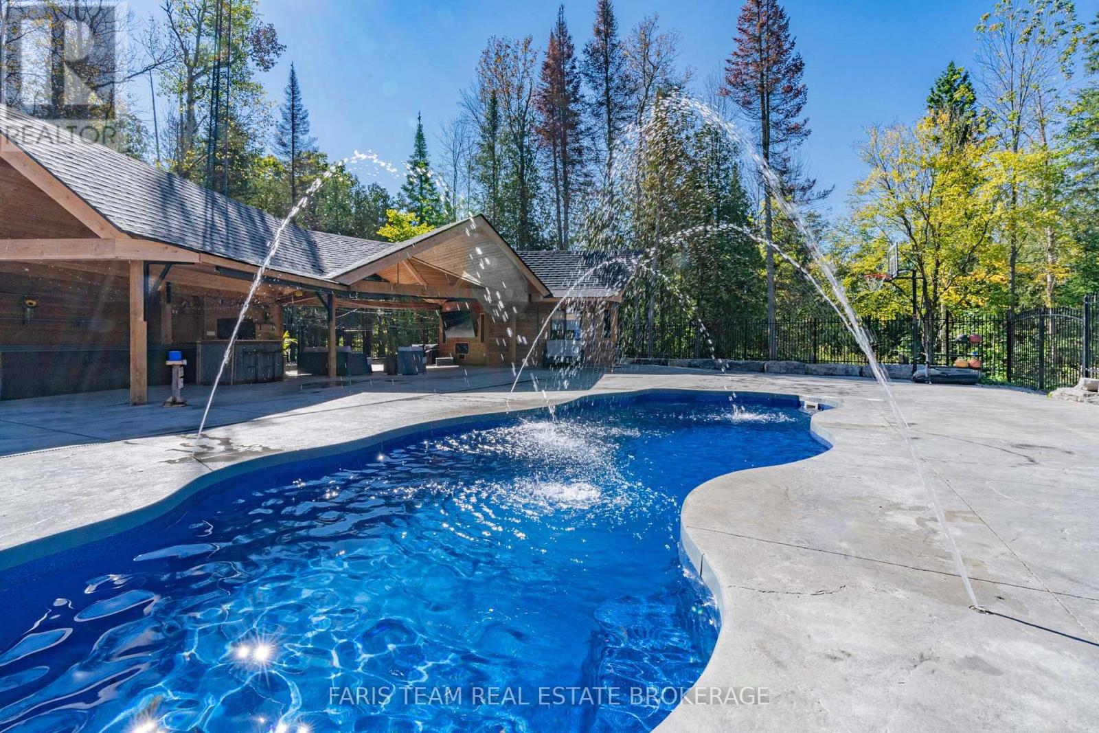 Photo 27 of 2642 5th Line, Innisfil ON