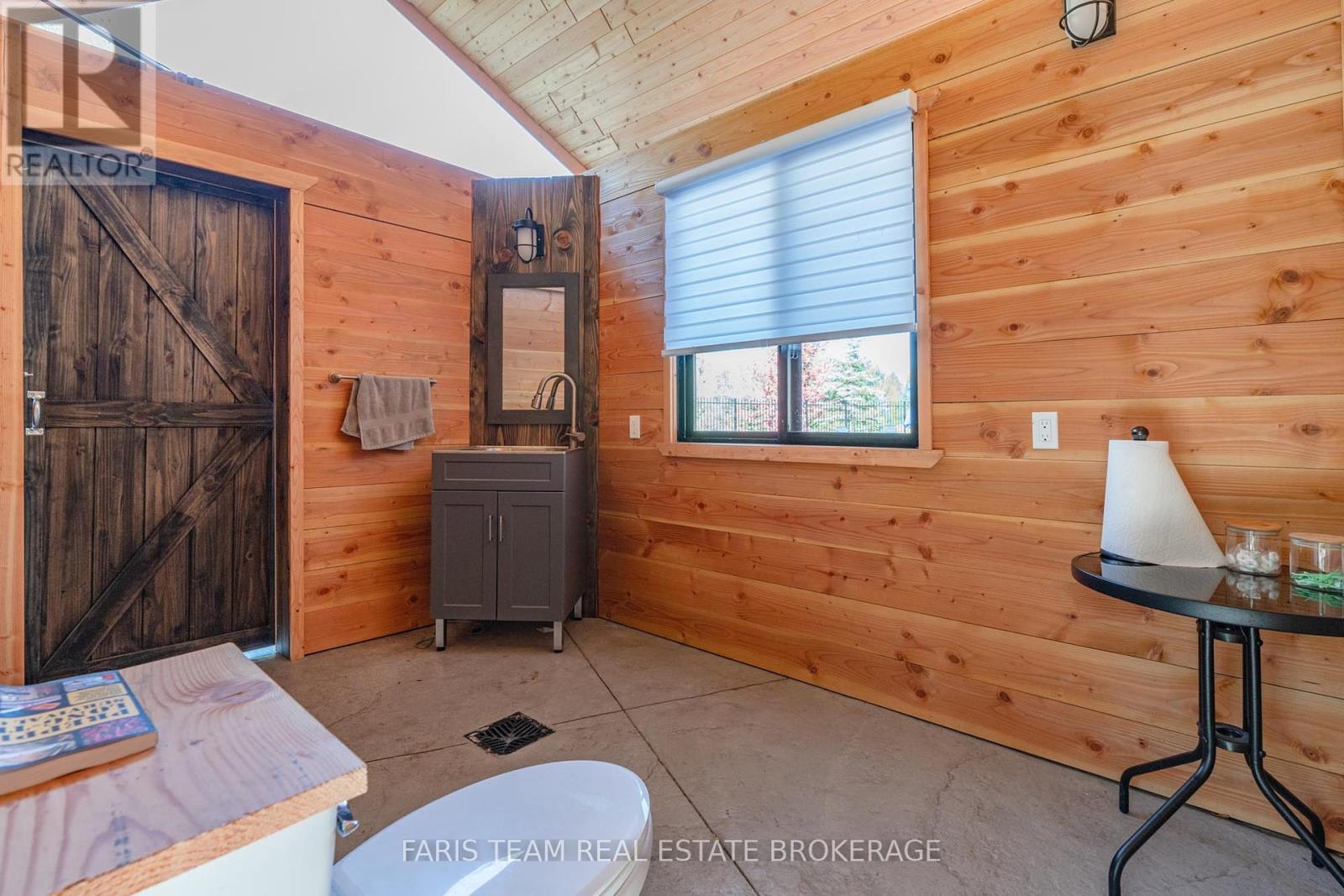 Photo 41 of 2642 5th Line, Innisfil ON