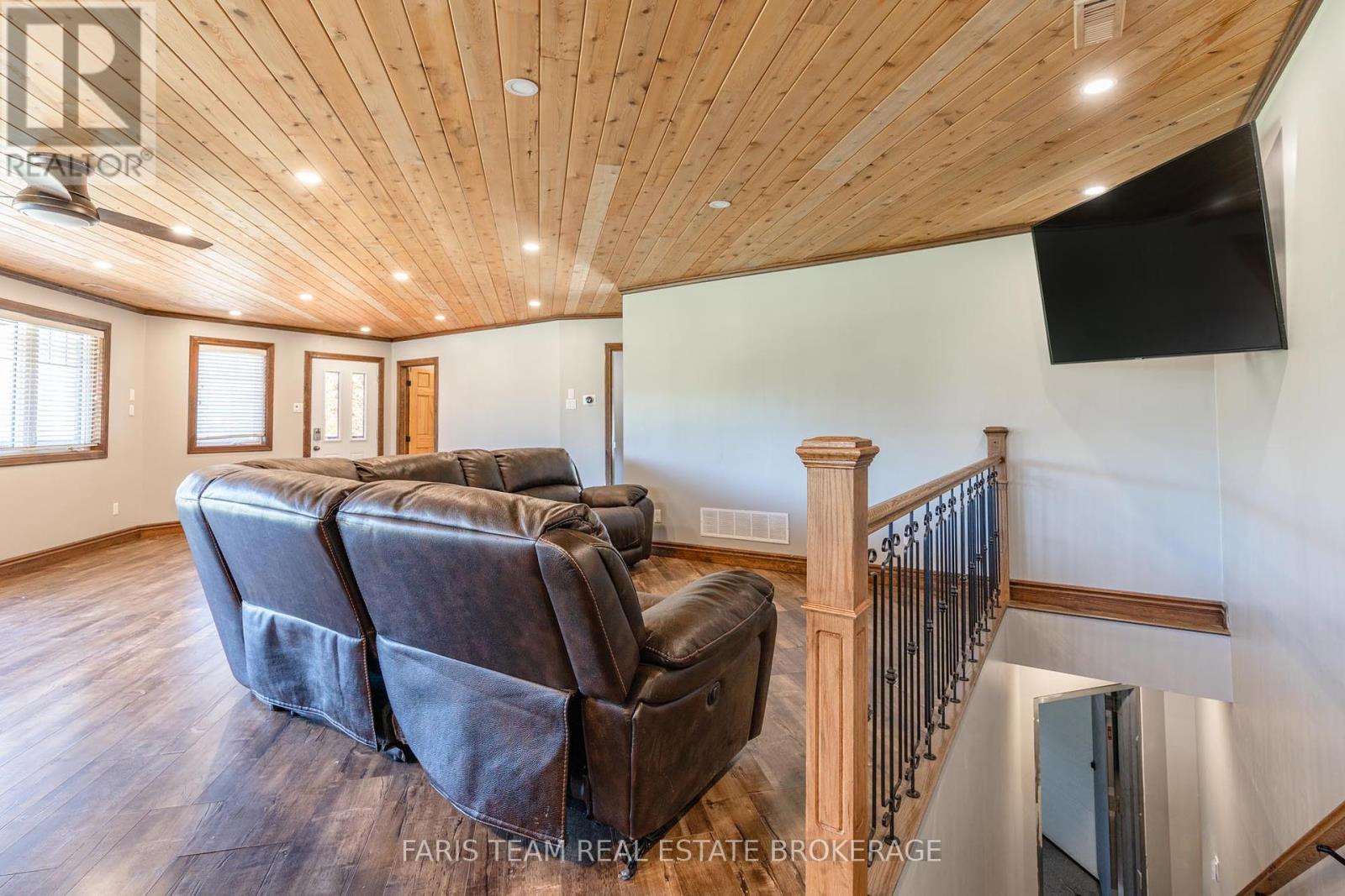 Photo 40 of 2642 5th Line, Innisfil ON