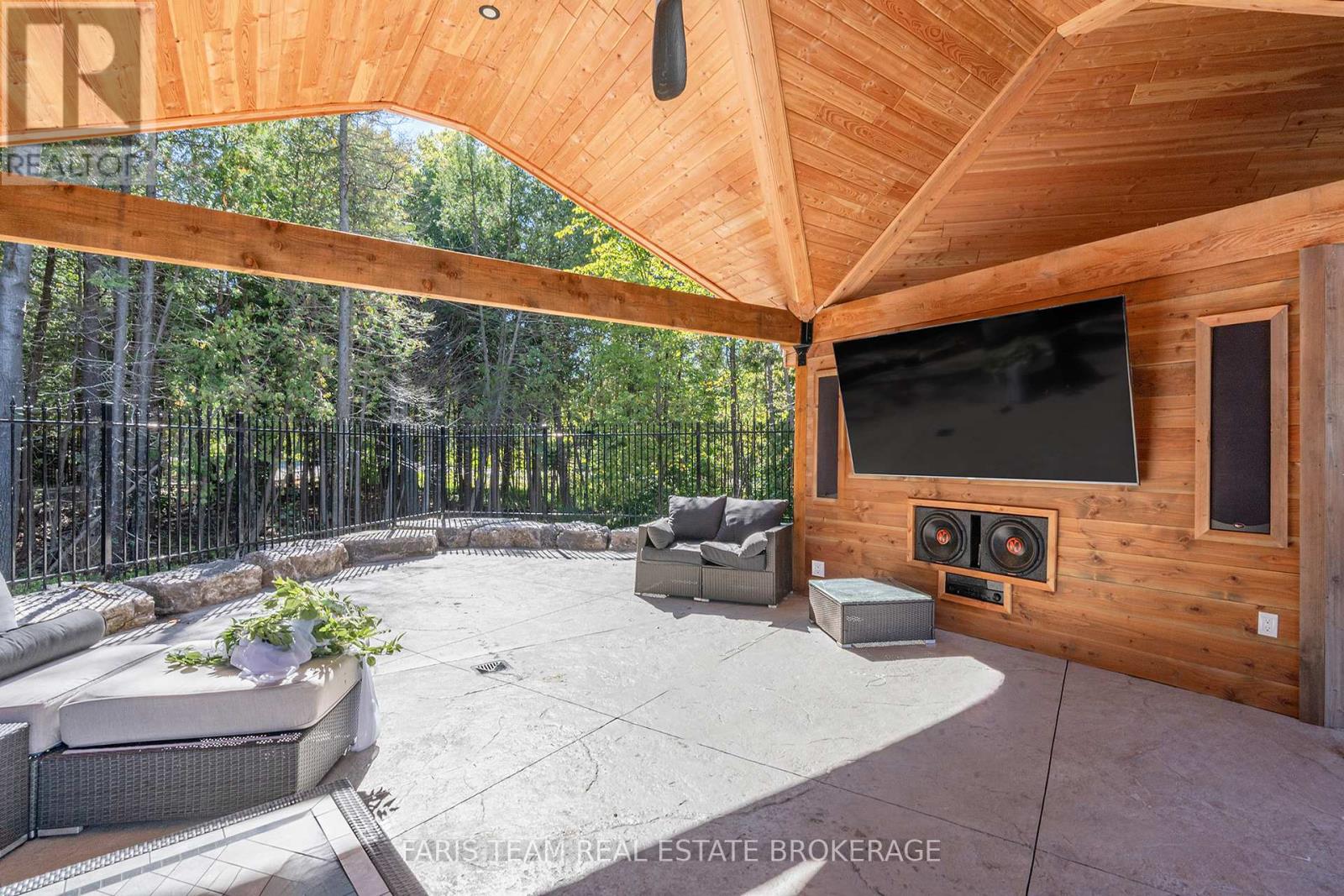 Photo 24 of 2642 5th Line, Innisfil ON