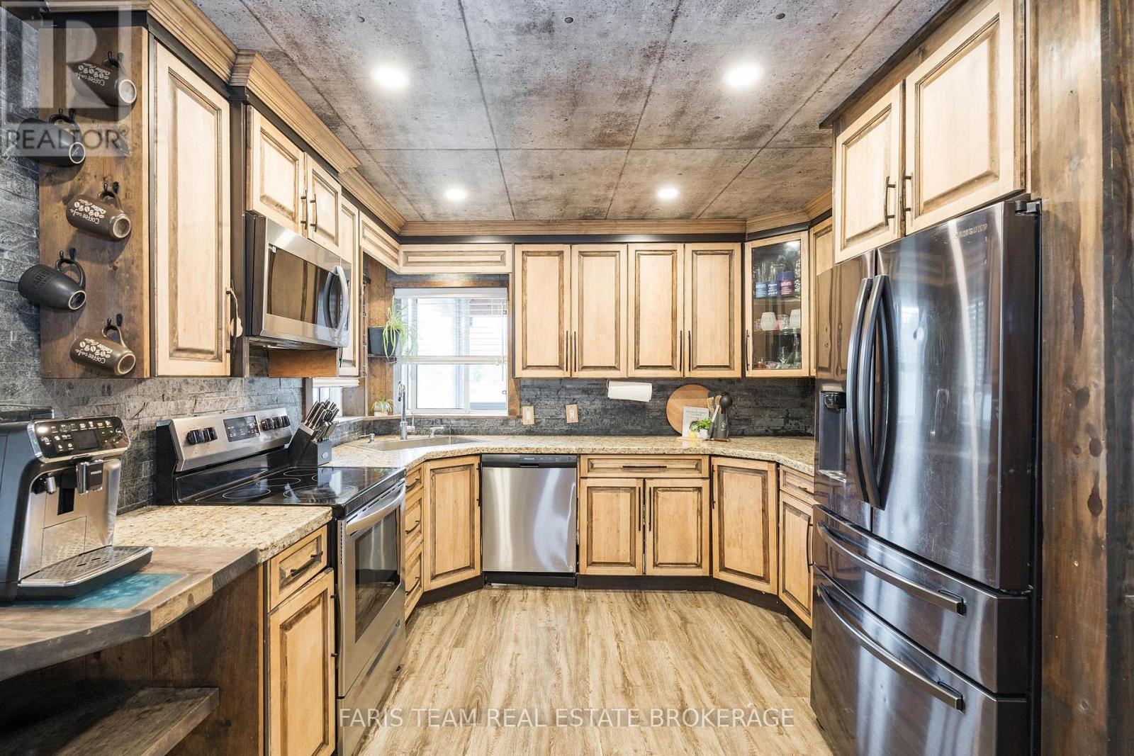 Photo 18 of 2642 5th Line, Innisfil ON