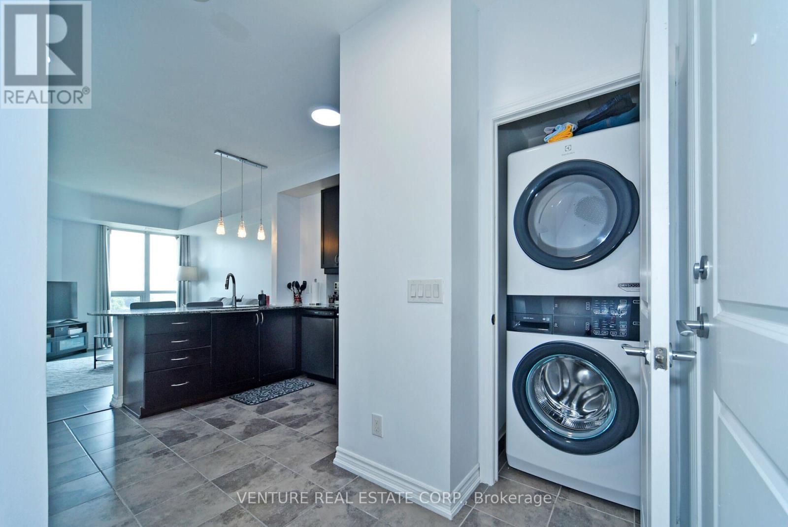 Photo 19 of 707 7730 Kipling Avenue, Vaughan ON