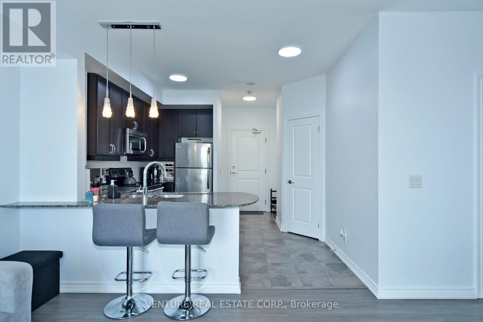 Photo 2 of 707 7730 Kipling Avenue, Vaughan ON