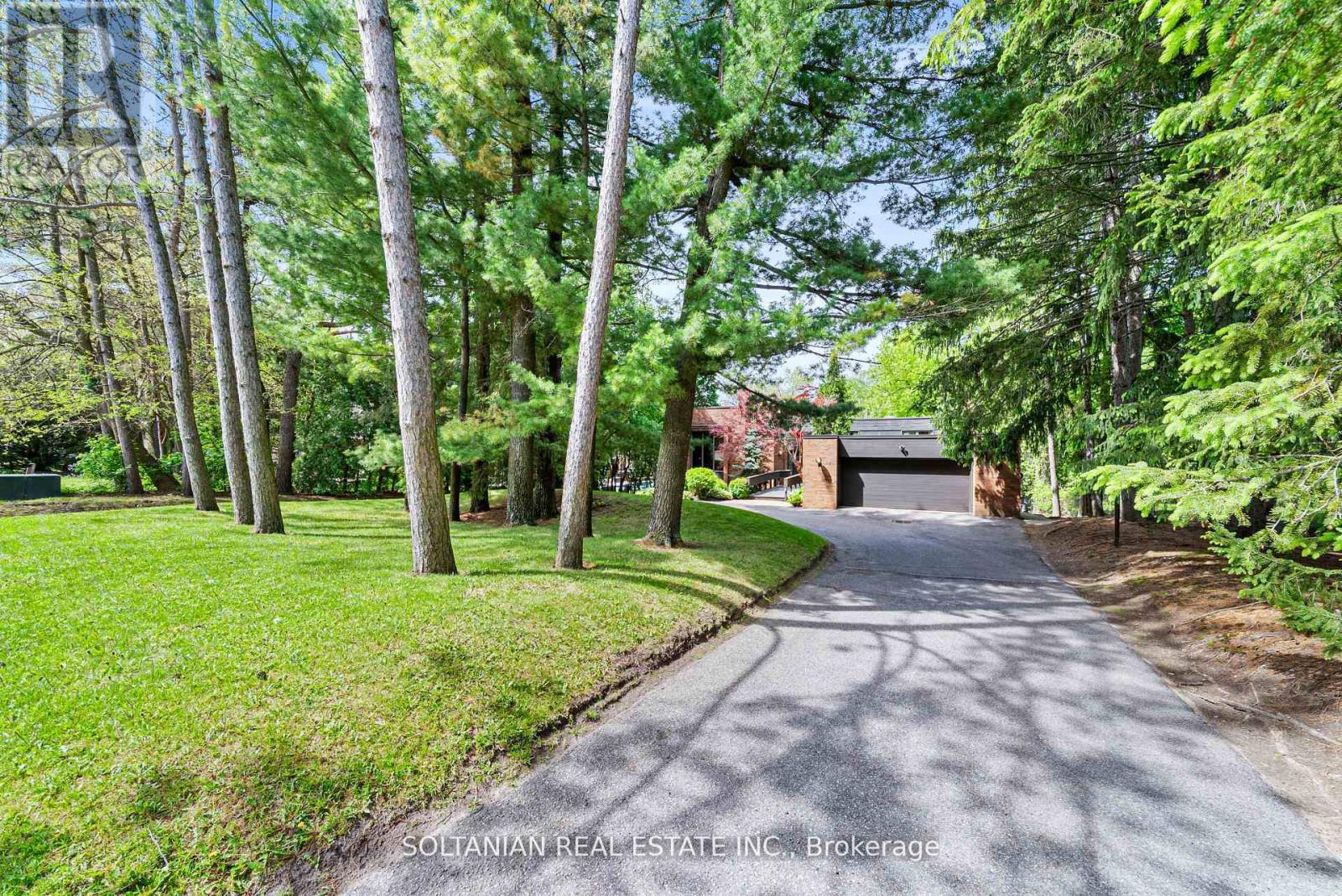 Photo 1 of 18 Old English Lane, Markham ON
