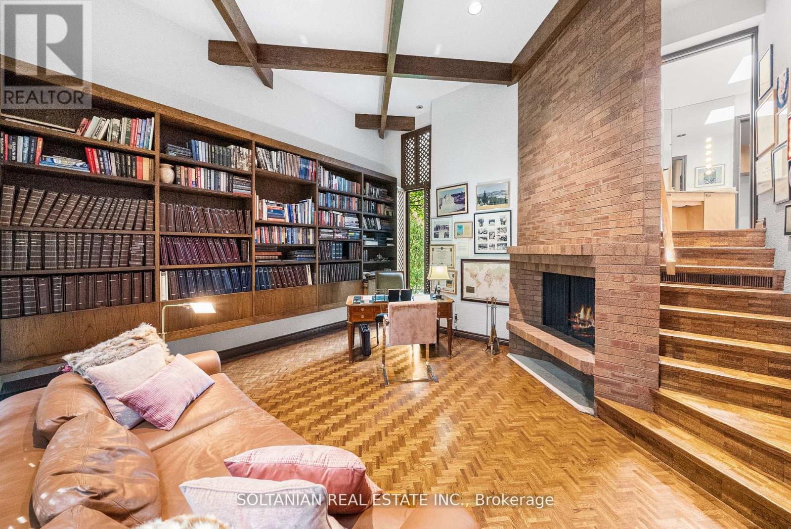 Photo 12 of 18 Old English Lane, Markham ON