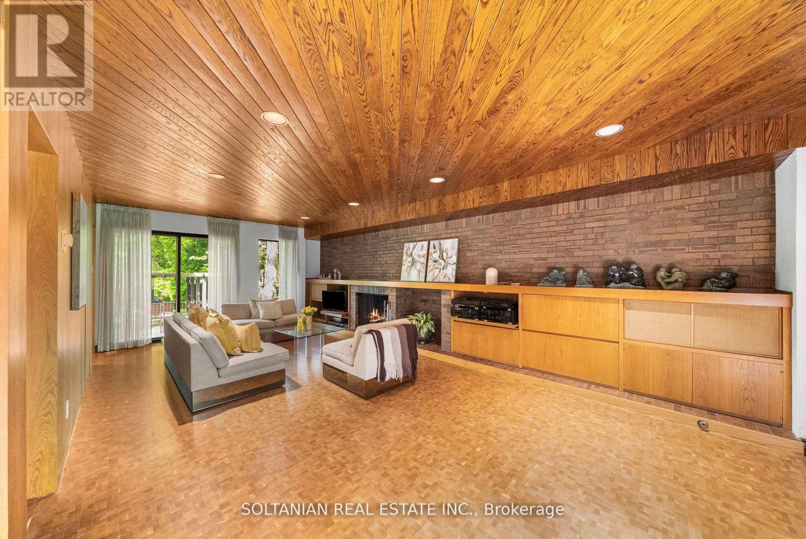 Photo 16 of 18 Old English Lane, Markham ON