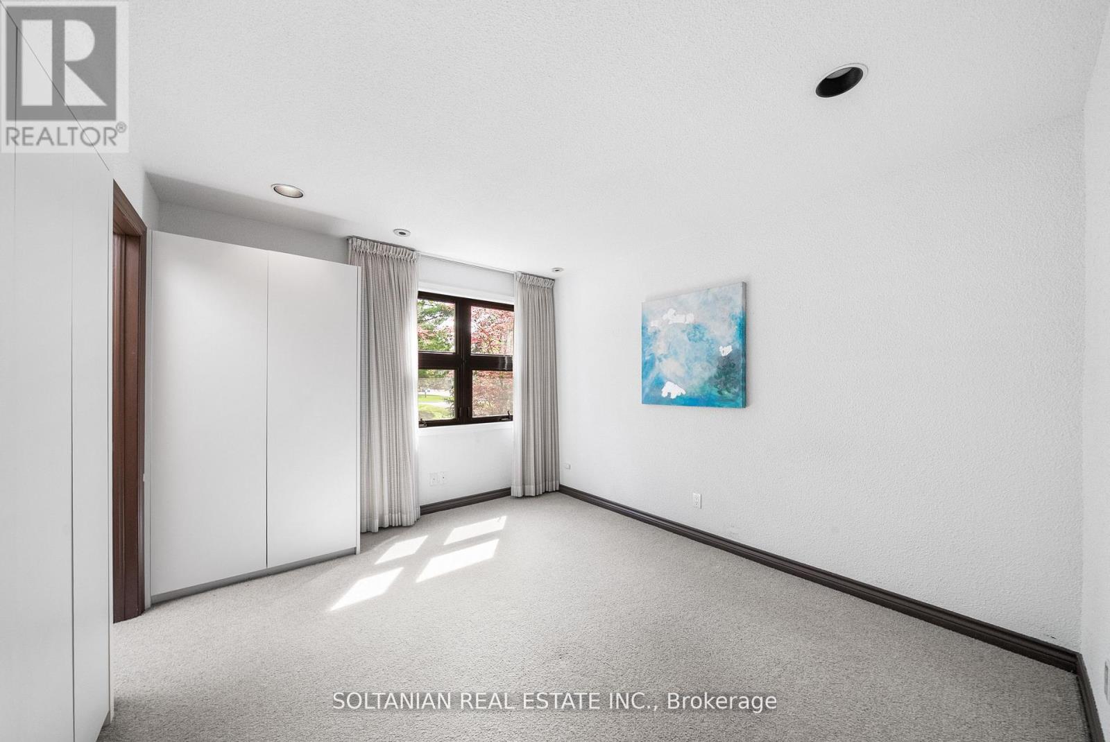 Photo 30 of 18 Old English Lane, Markham ON