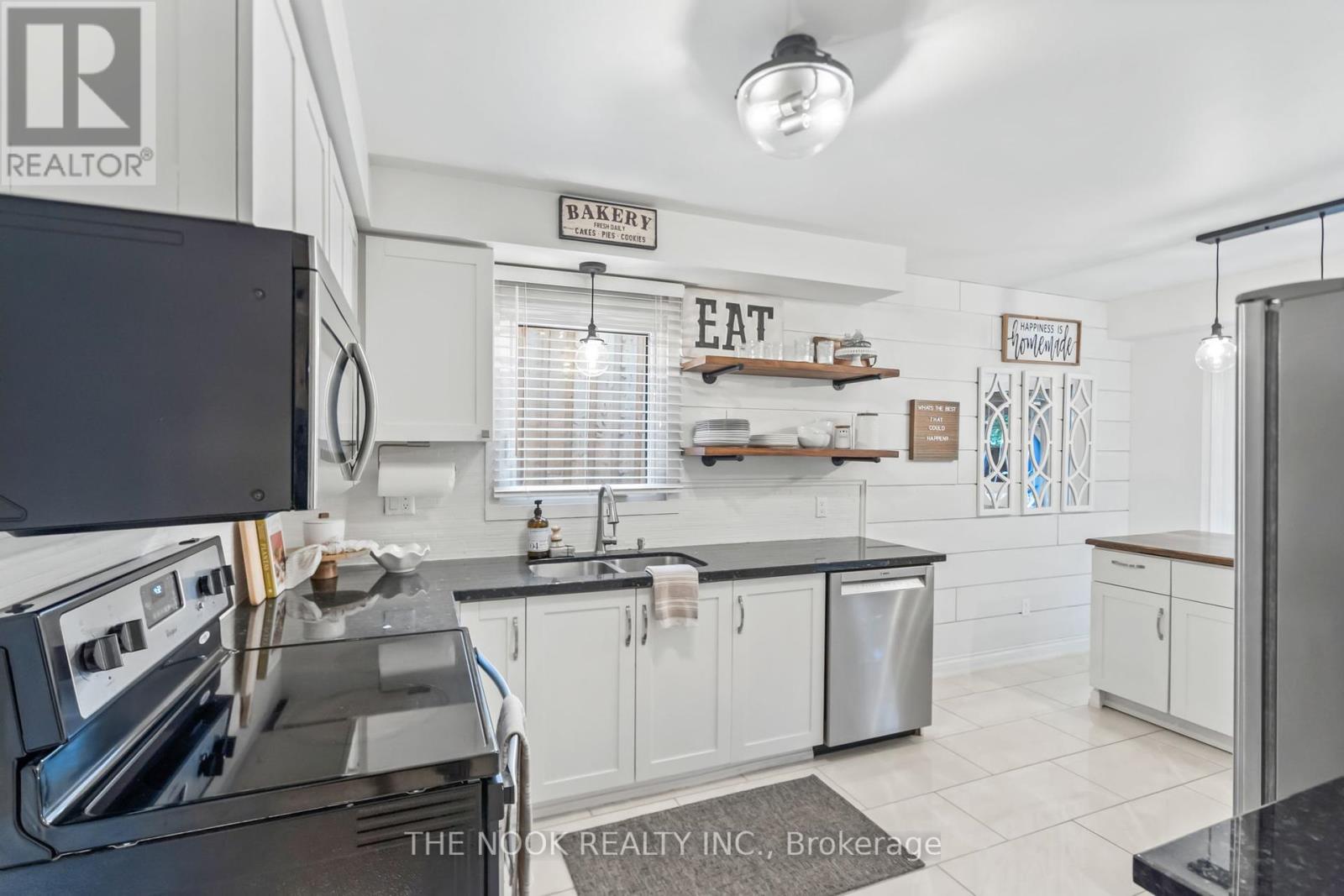 Photo 10 of 6 Stanford Crescent, Clarington ON