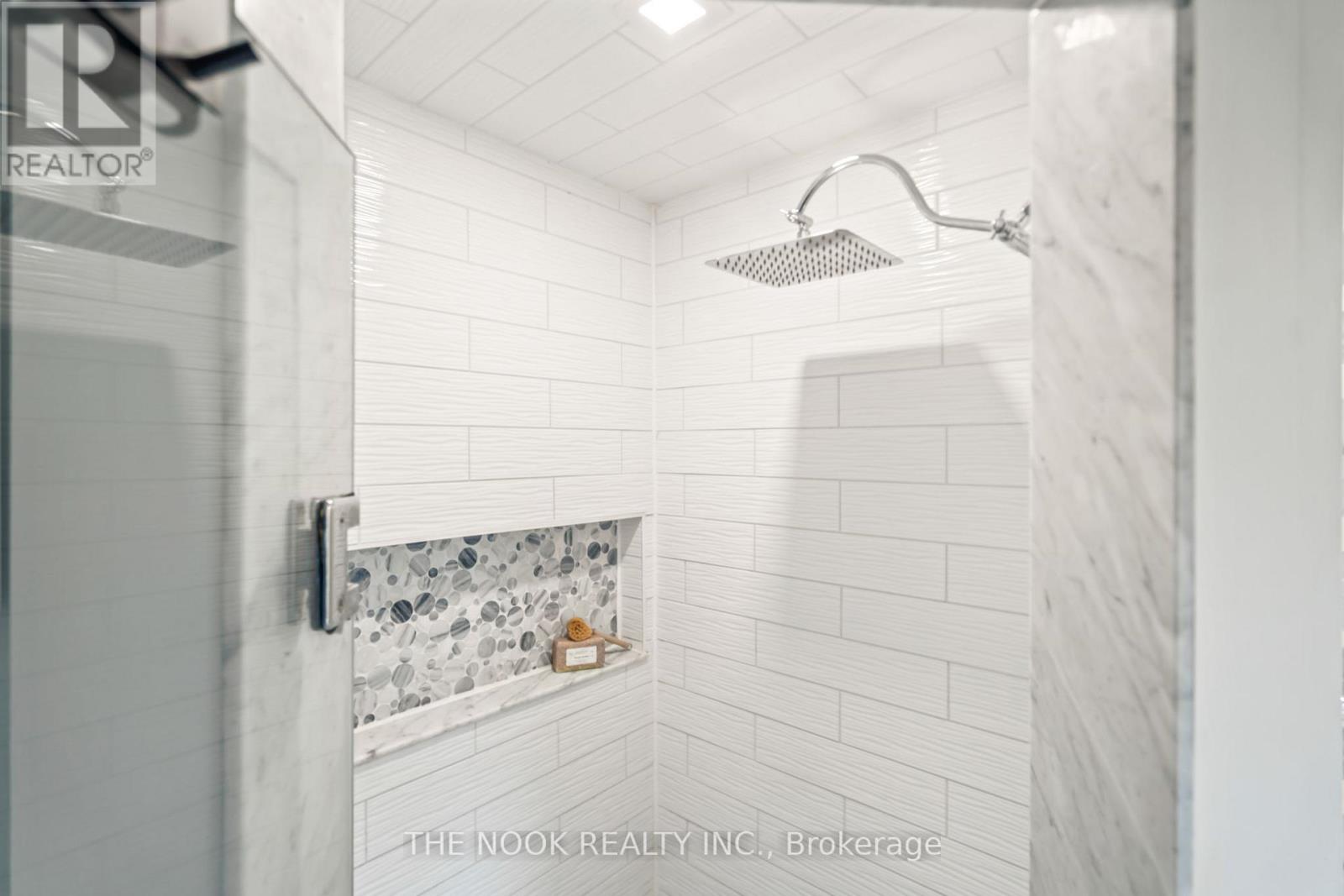 Photo 24 of 6 Stanford Crescent, Clarington ON