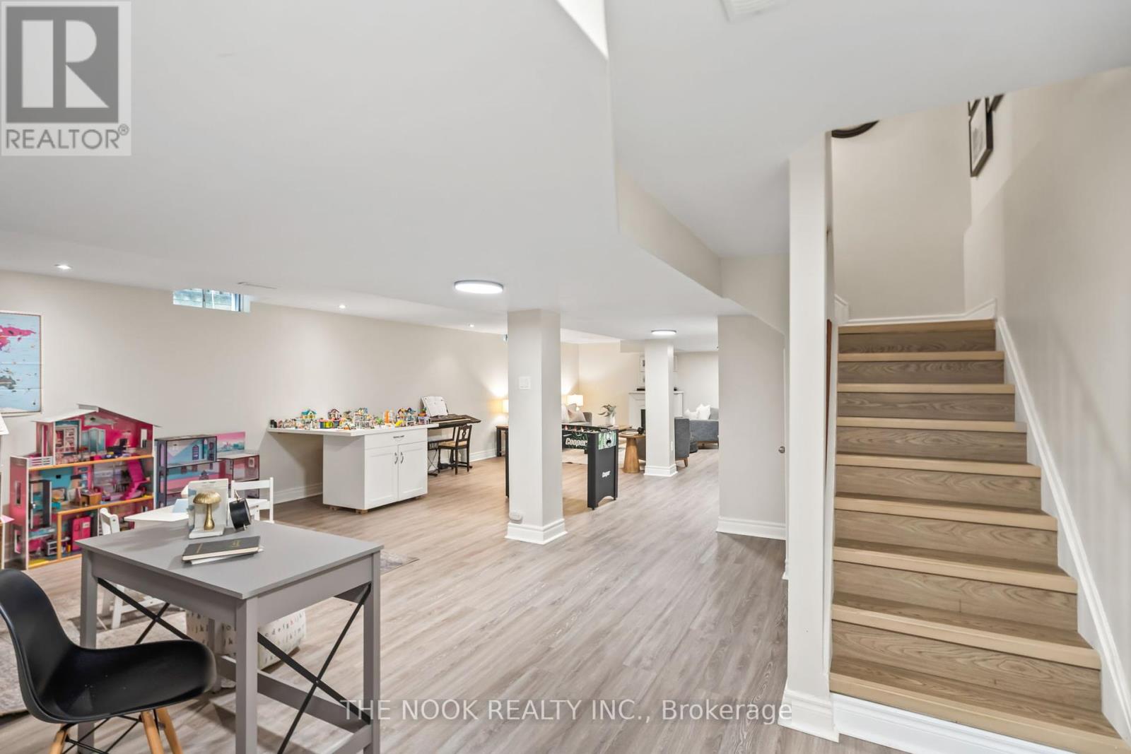 Photo 34 of 6 Stanford Crescent, Clarington ON