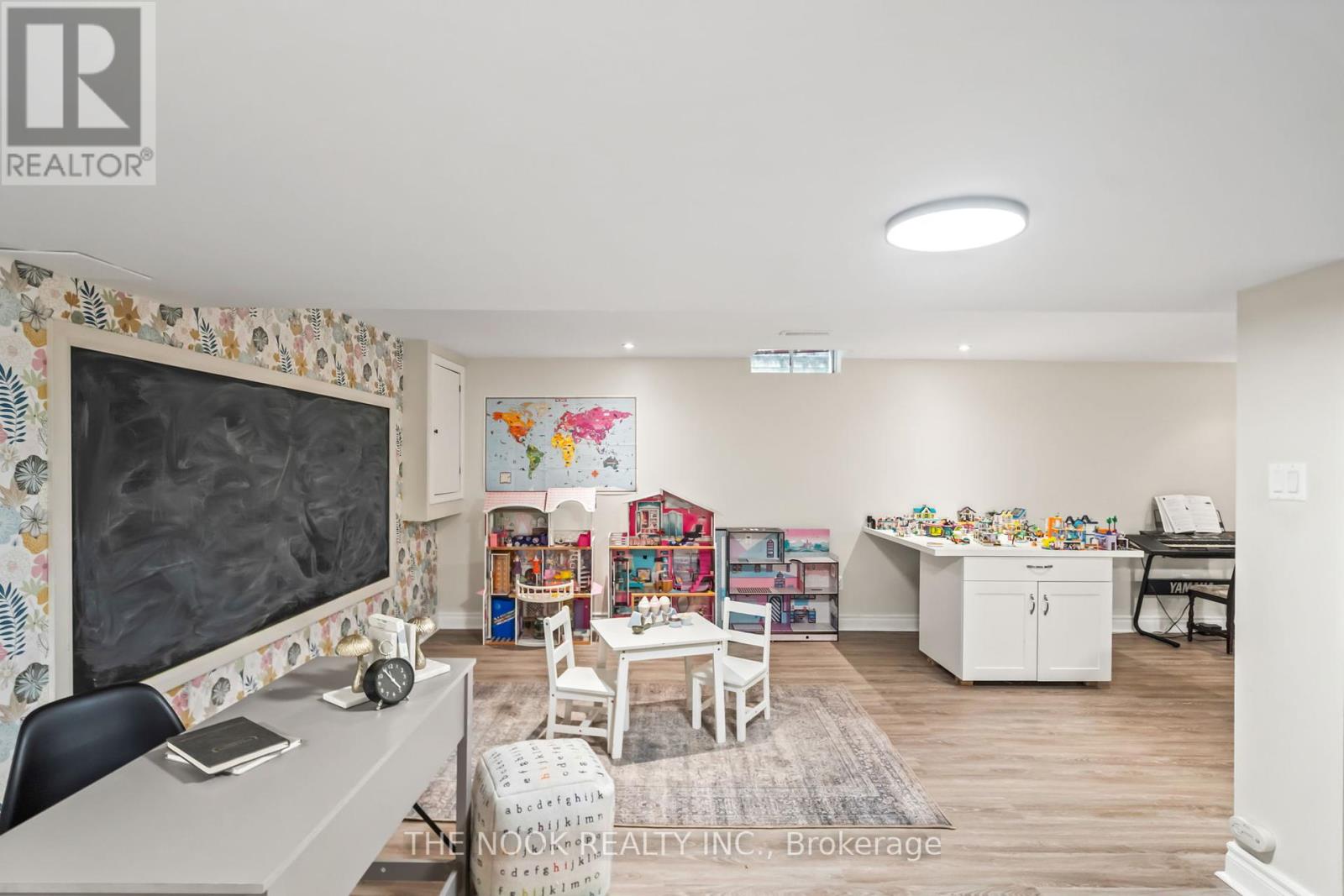 Photo 35 of 6 Stanford Crescent, Clarington ON