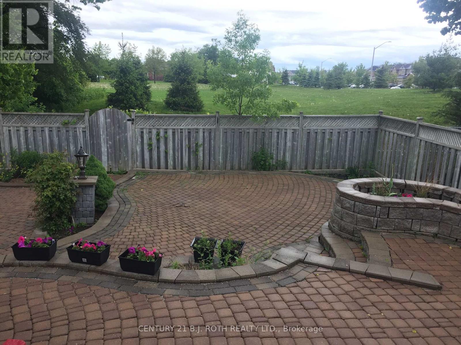 Photo 10 of Upper 22 Mapleton Avenue, Barrie ON