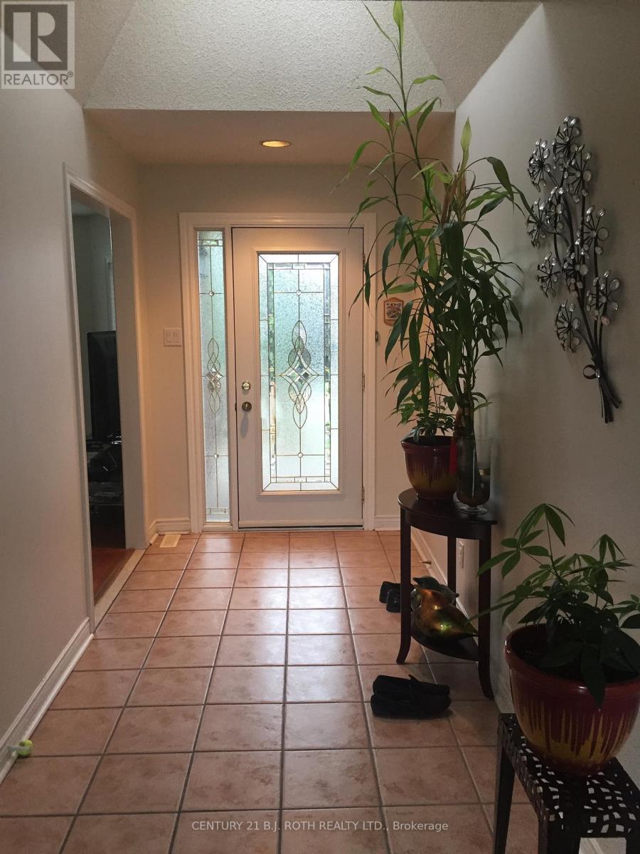Photo 6 of Upper 22 Mapleton Avenue, Barrie ON