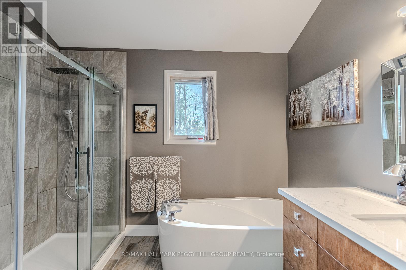 Photo 3 of 1783 County Road 6 S, Springwater ON