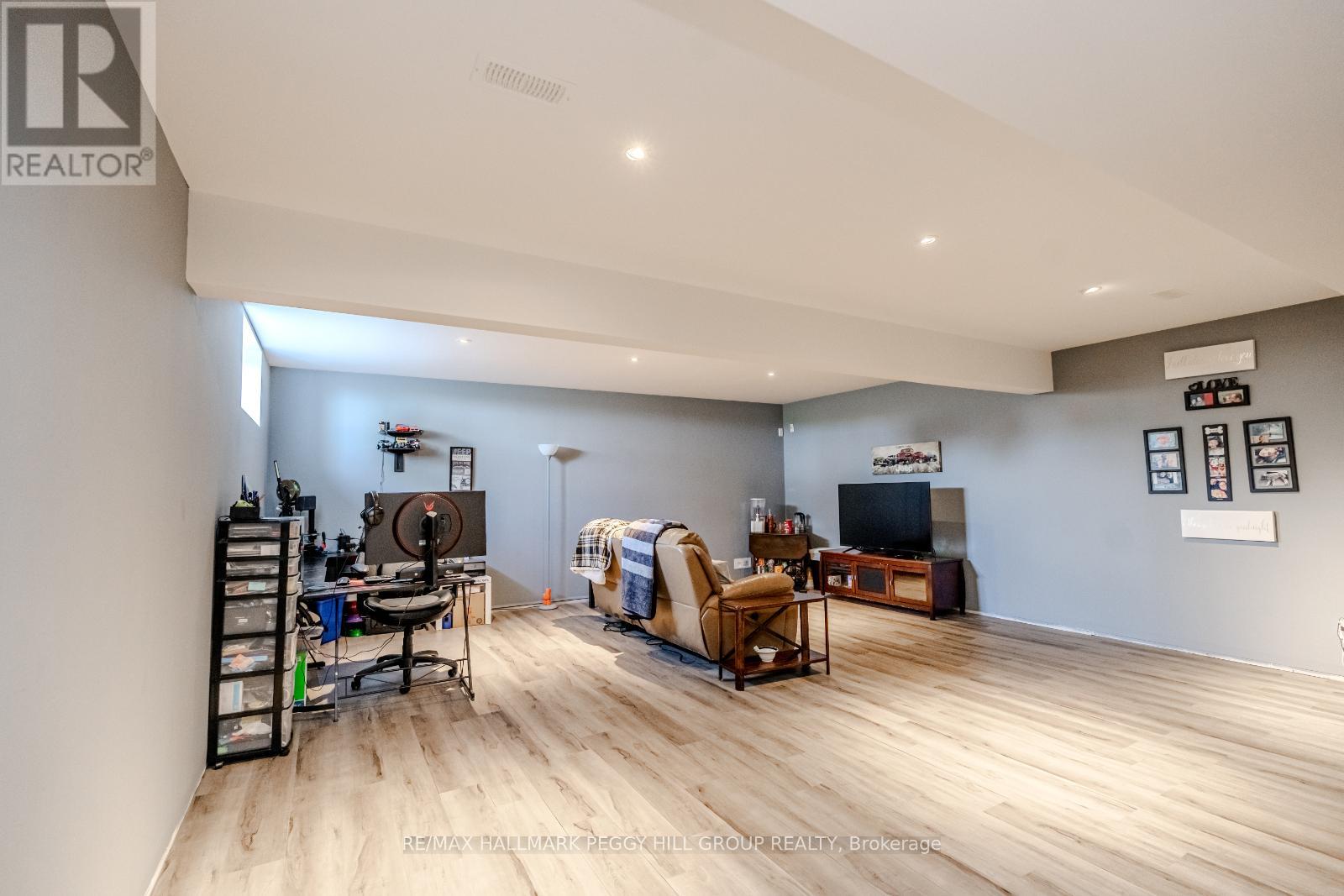 Photo 9 of 1783 County Road 6 S, Springwater ON