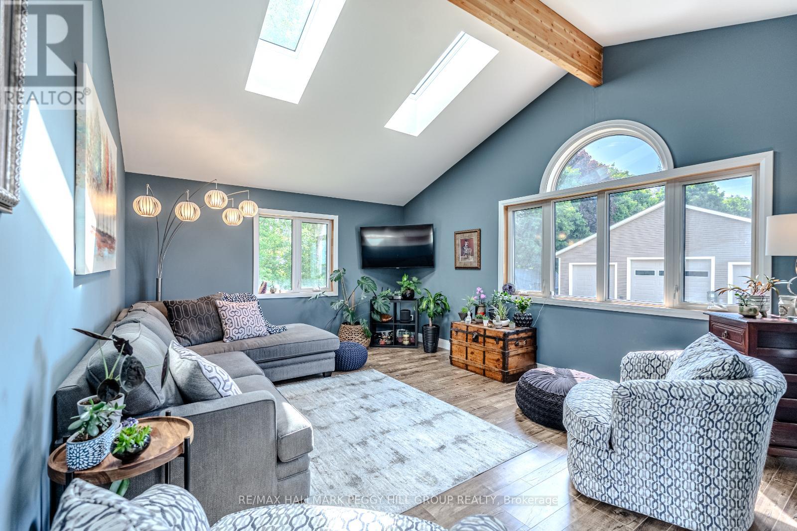 Photo 10 of 1783 County Road 6 S, Springwater ON