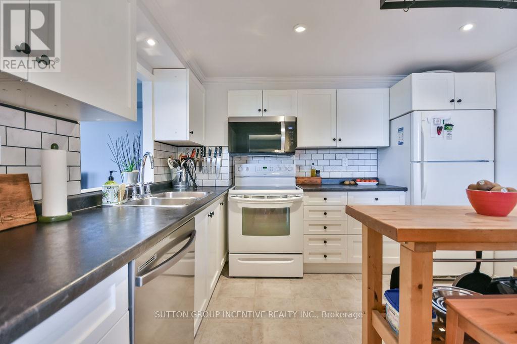 Photo 2 of 307 181 Collier Street, Barrie ON