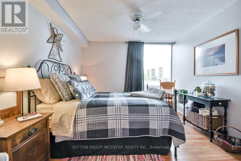 Photo 3 of 307 181 Collier Street, Barrie ON