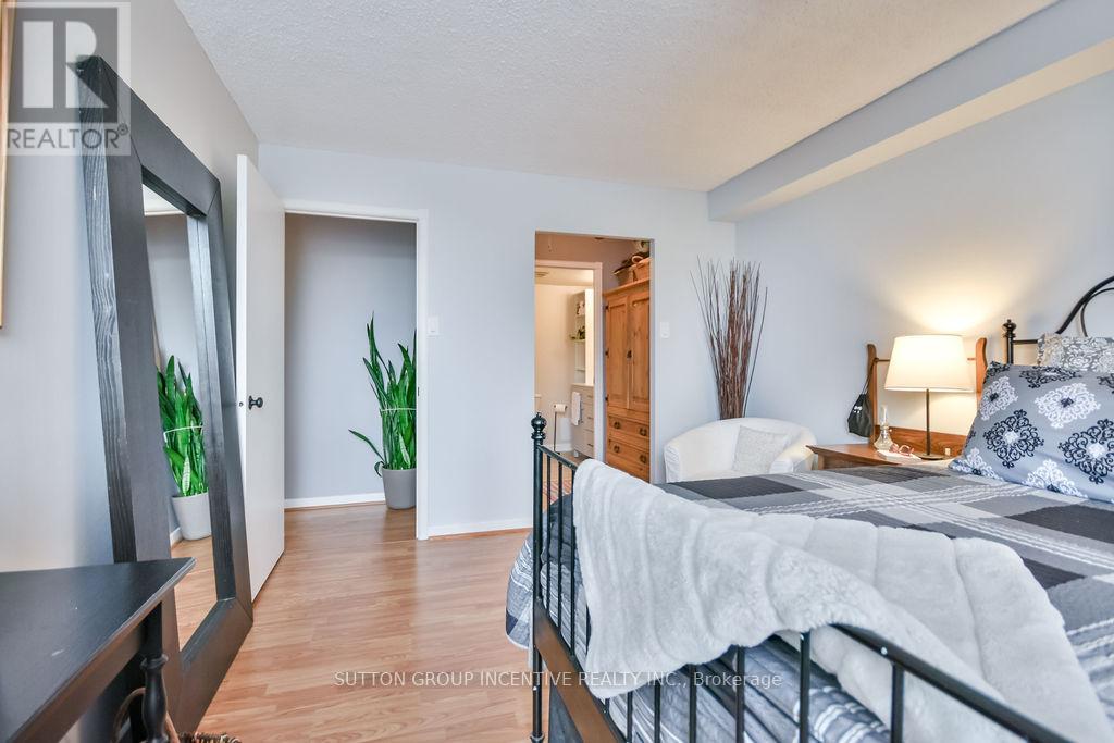 Photo 27 of 307 181 Collier Street, Barrie ON