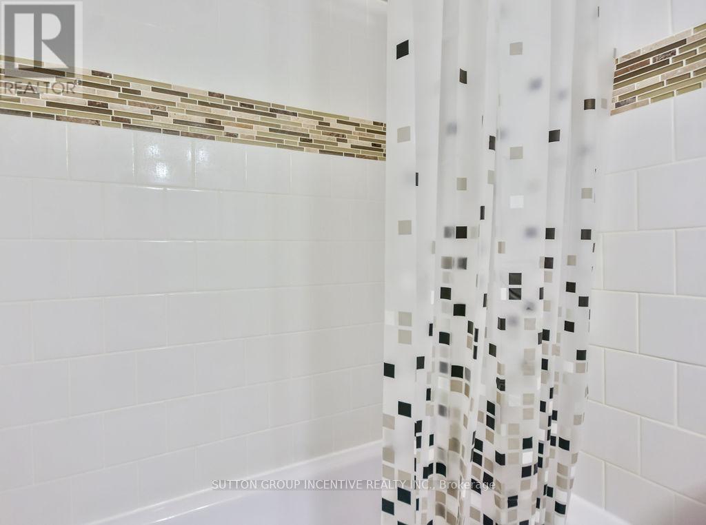 Photo 4 of 307 181 Collier Street, Barrie ON
