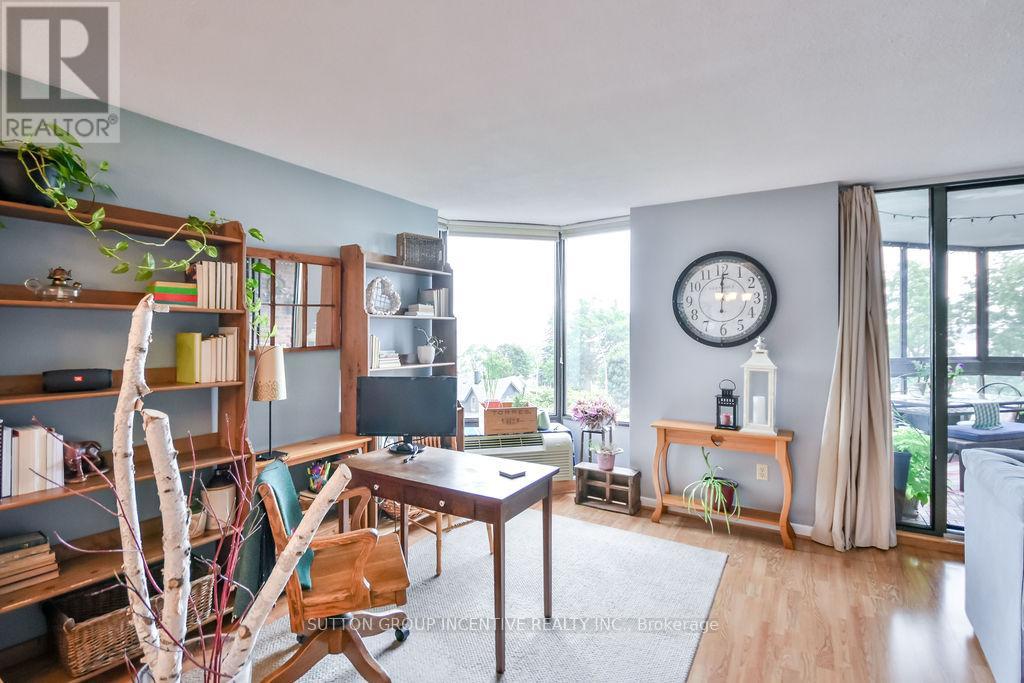 Photo 21 of 307 181 Collier Street, Barrie ON