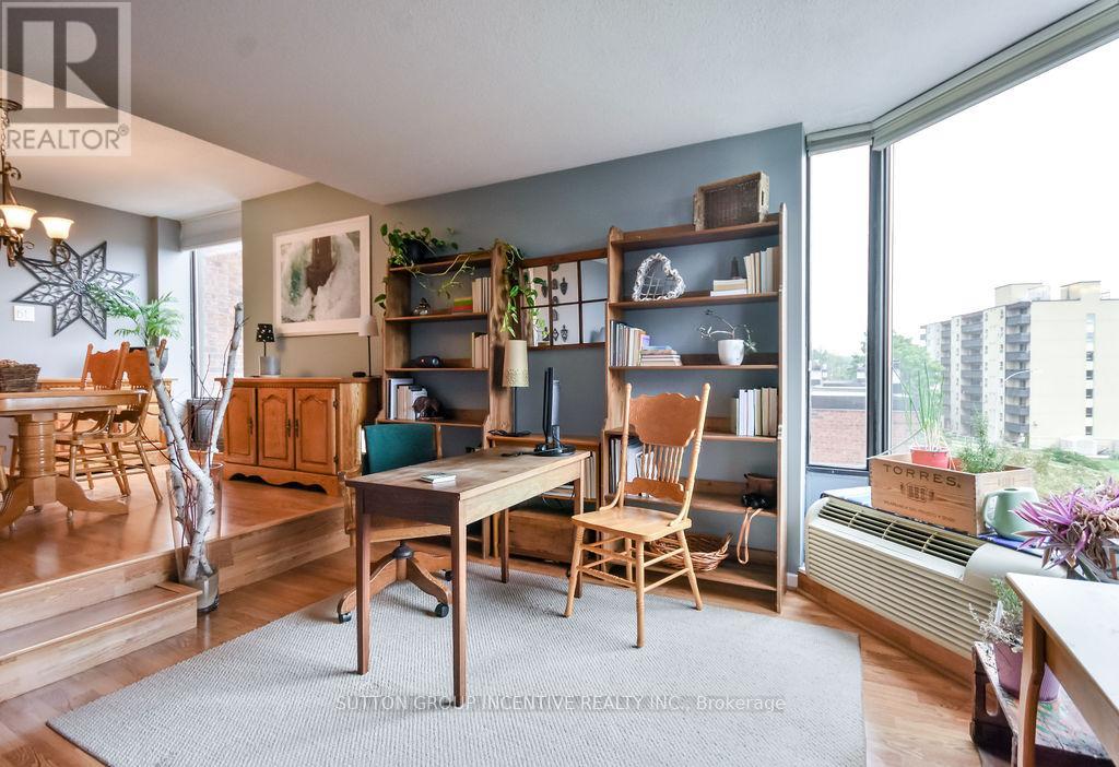 Photo 30 of 307 181 Collier Street, Barrie ON
