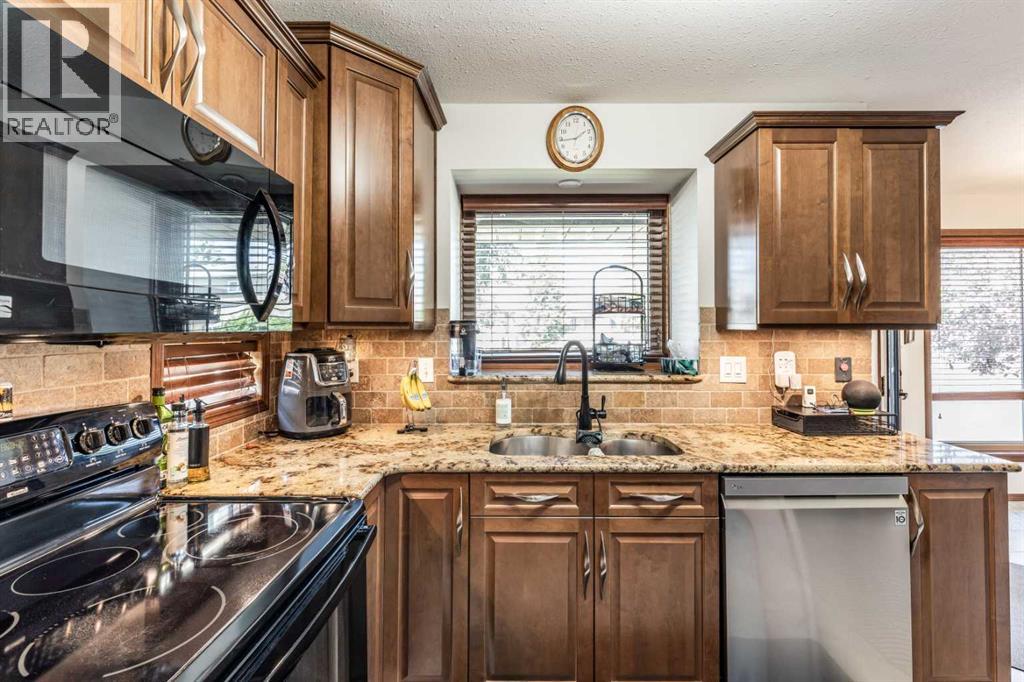 Photo 13 of 18 Rideau Green Se, Medicine Hat AB