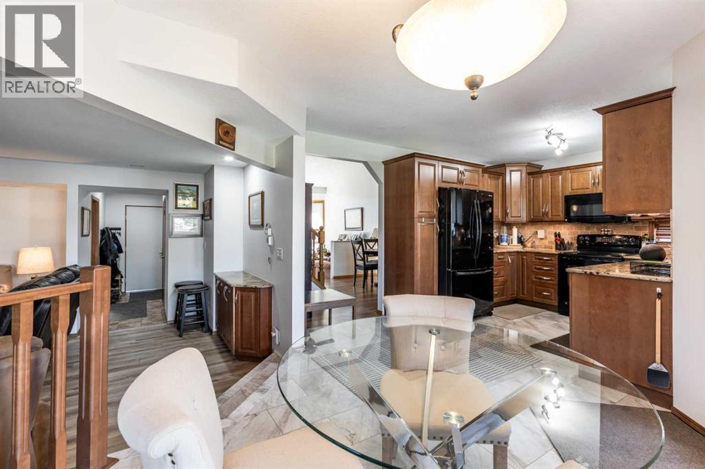 Photo 15 of 18 Rideau Green Se, Medicine Hat AB