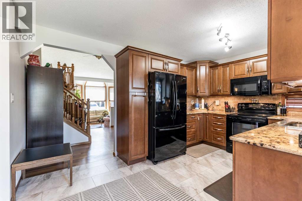Photo 12 of 18 Rideau Green Se, Medicine Hat AB