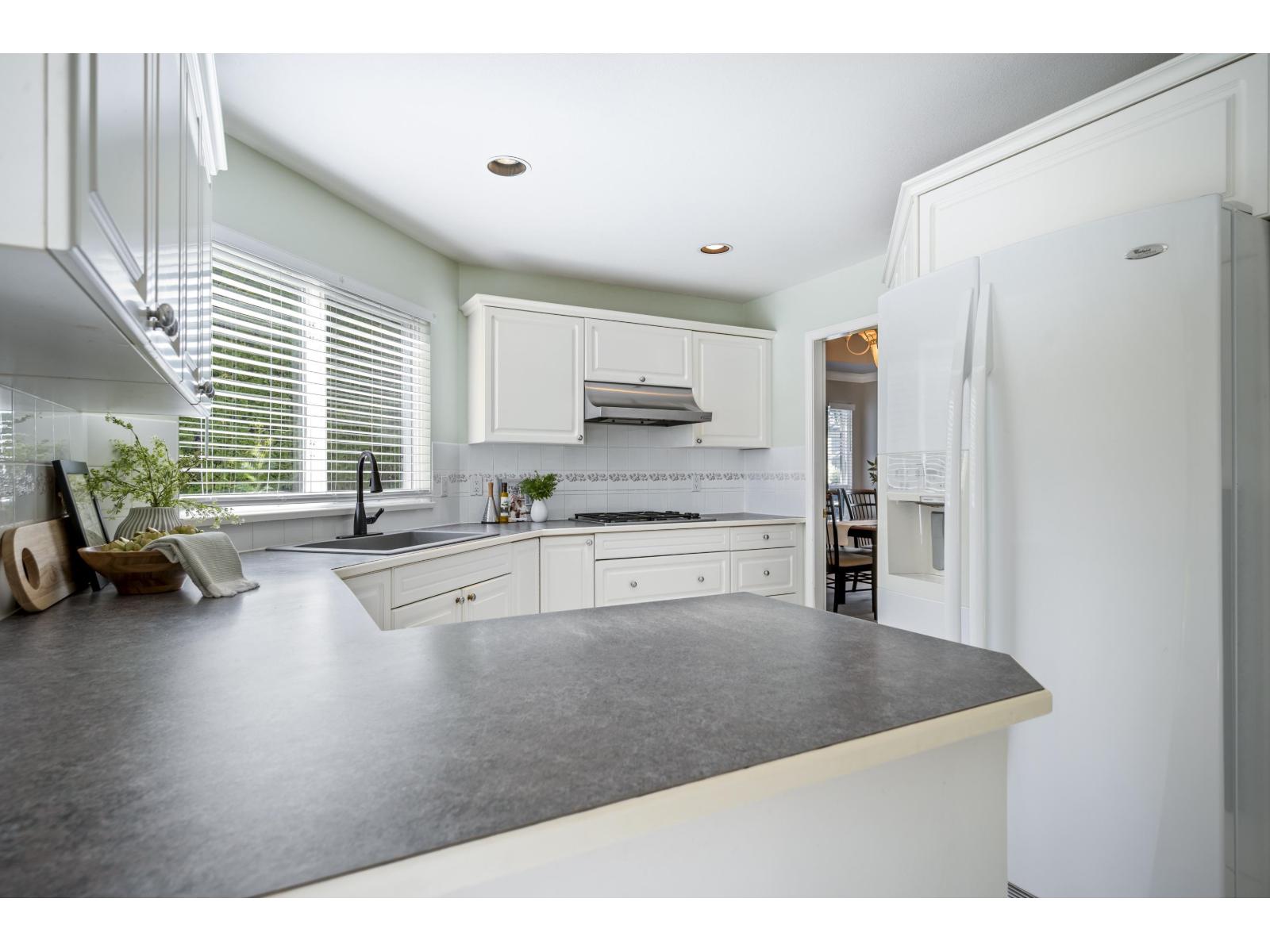 Photo 14 of 16868 61 A Avenue, Surrey BC