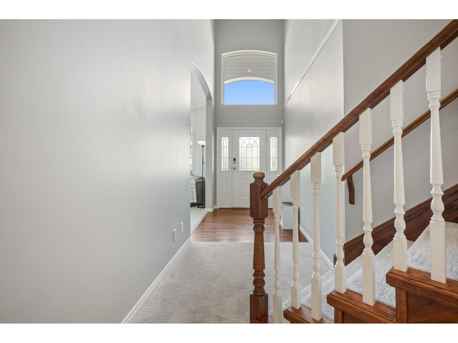 Photo 3 of 16868 61 A Avenue, Surrey BC