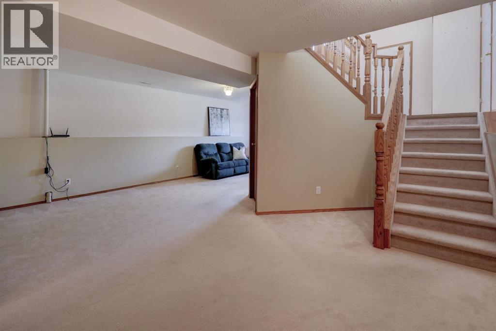 Photo 10 of 37 Chinook Crescent, Beiseker AB