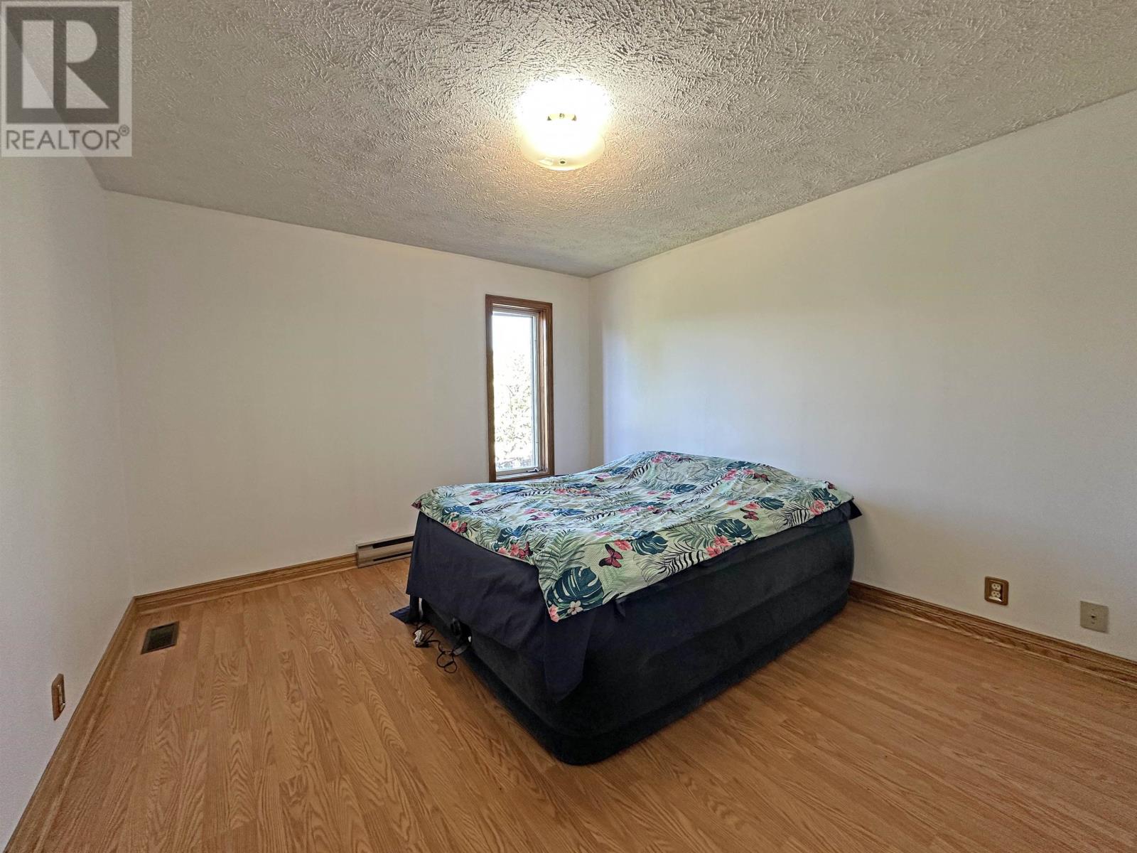 Photo 4 of 213 215 Main St, Rossport ON