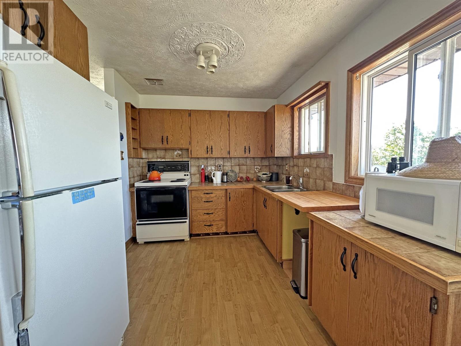 Photo 8 of 213 215 Main St, Rossport ON