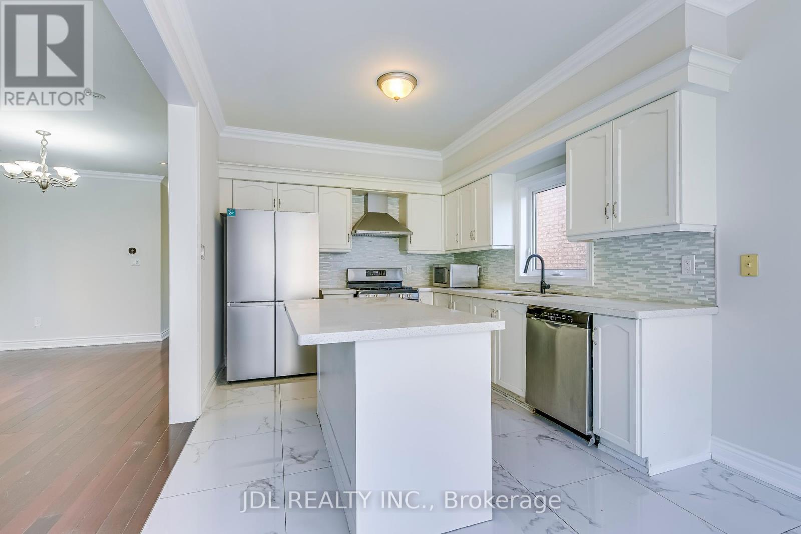Photo 5 of 2206 Glenfield Road, Oakville ON
