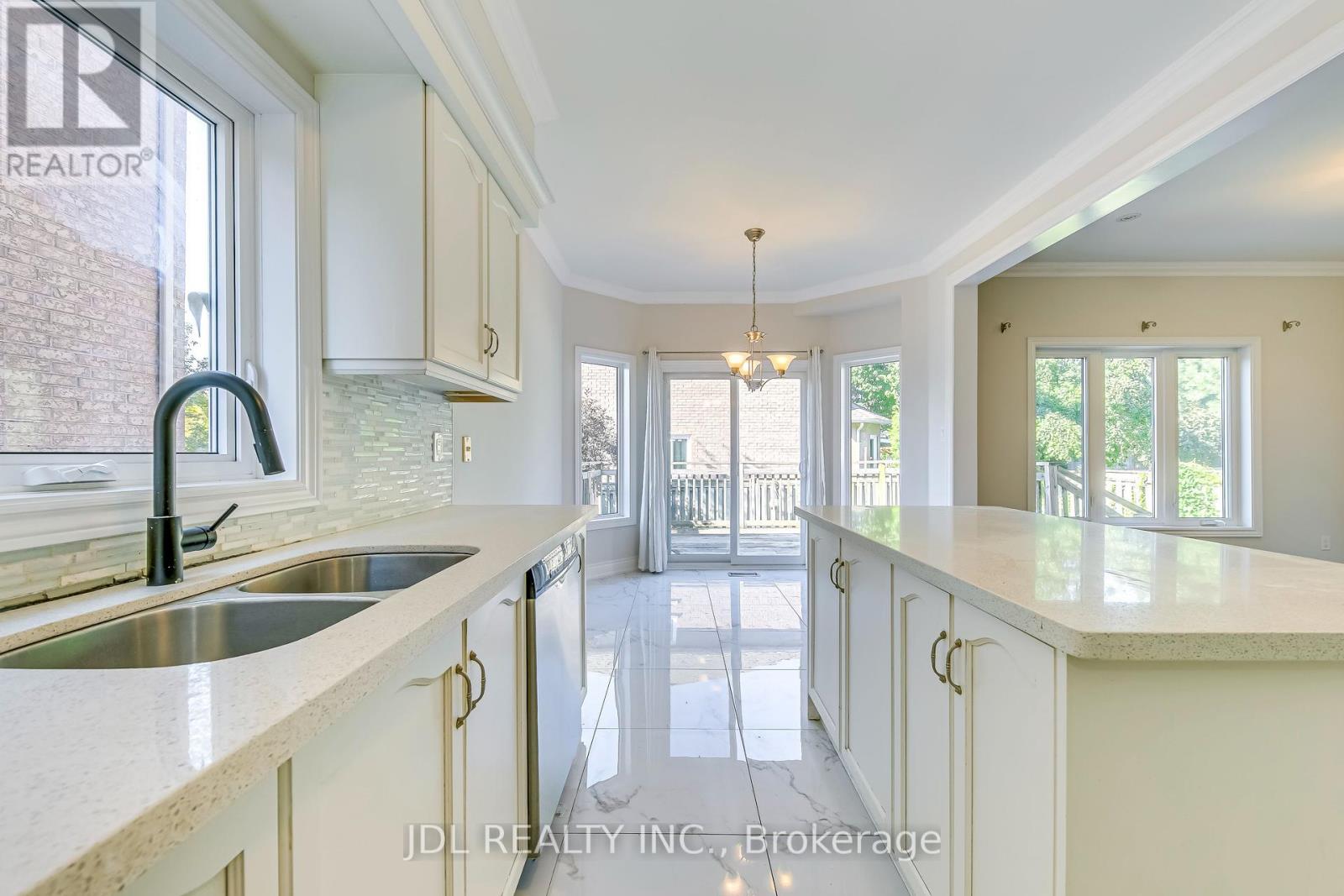Photo 4 of 2206 Glenfield Road, Oakville ON