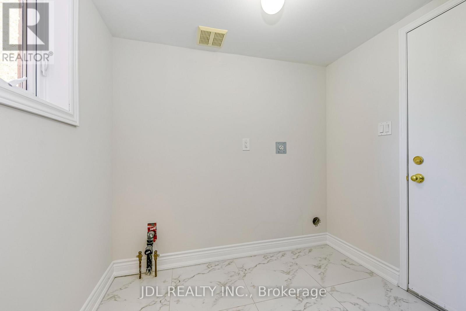 Photo 7 of 2206 Glenfield Road, Oakville ON