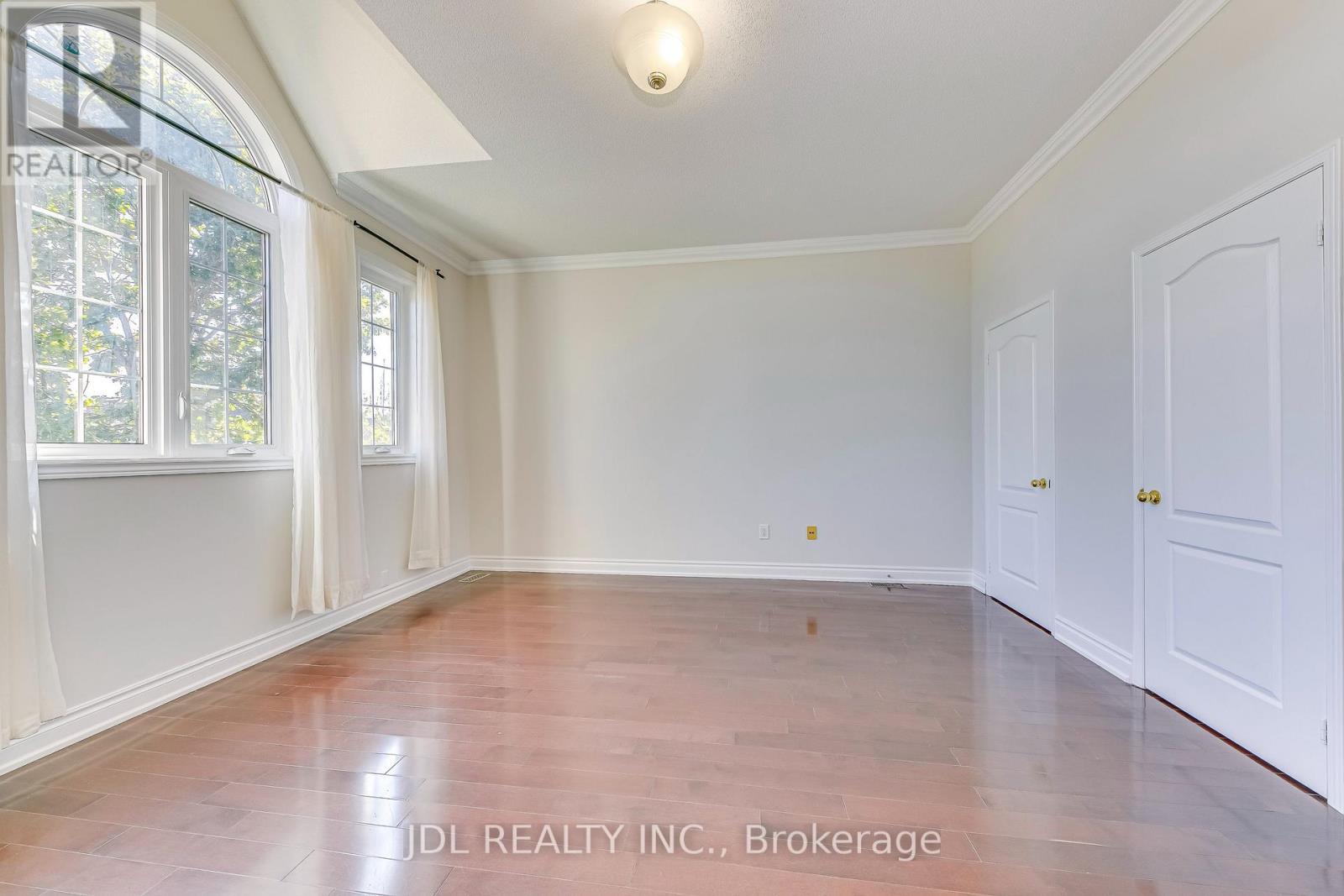 Photo 3 of 2206 Glenfield Road, Oakville ON